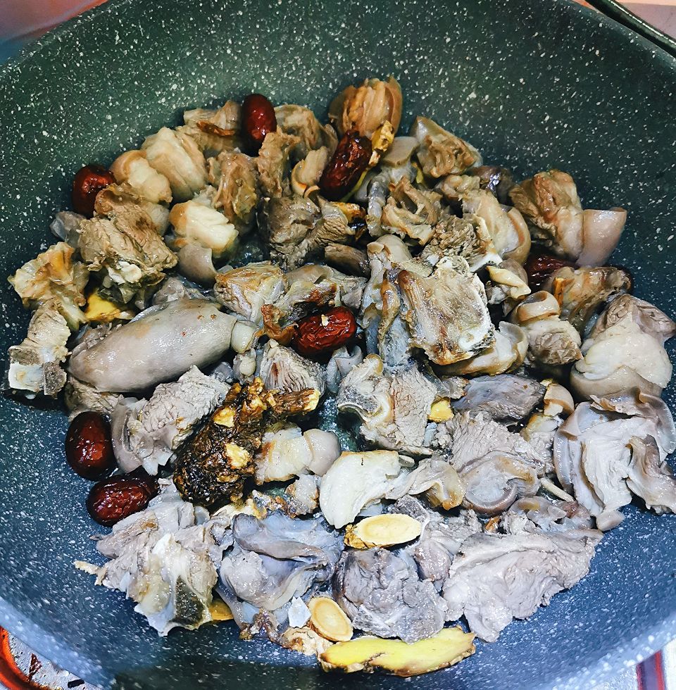 红酒焖羊肉