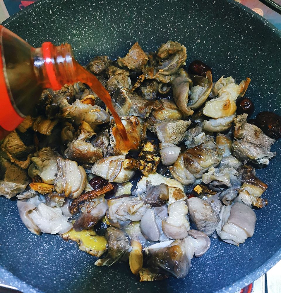 红酒焖羊肉