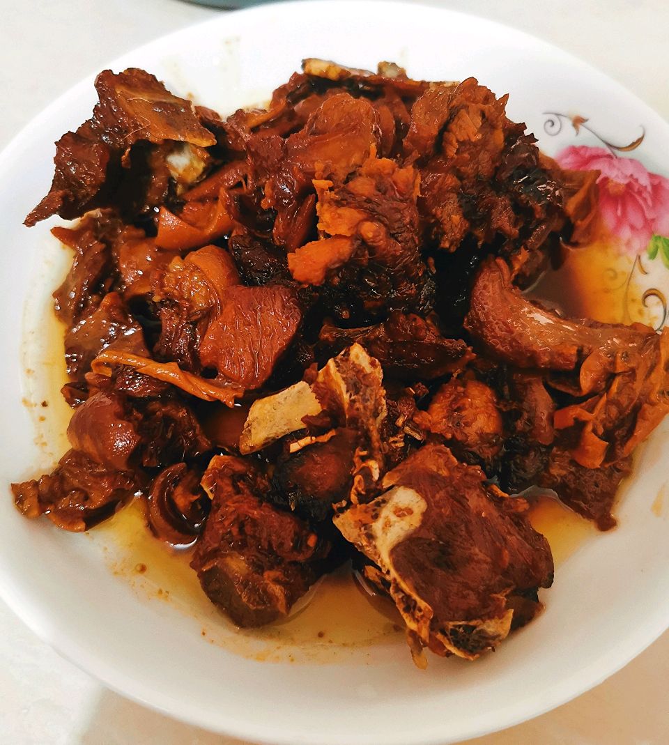 红酒焖羊肉