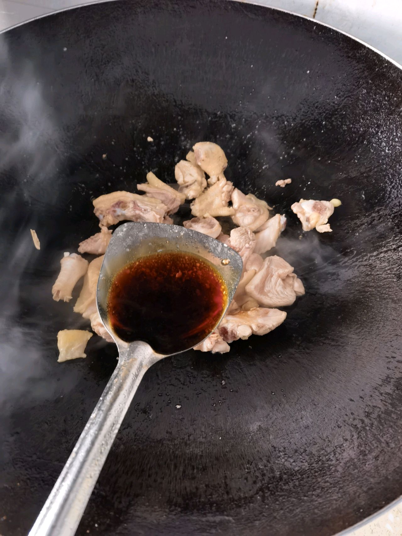 红辣椒炒鸡肉