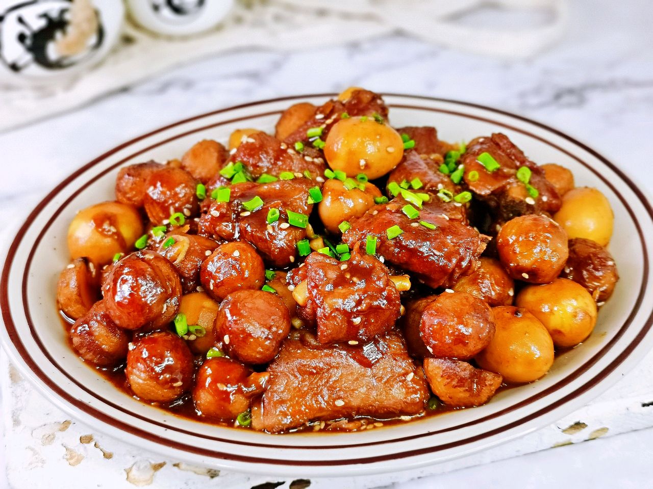 红烧板栗鹌鹑蛋焖排骨