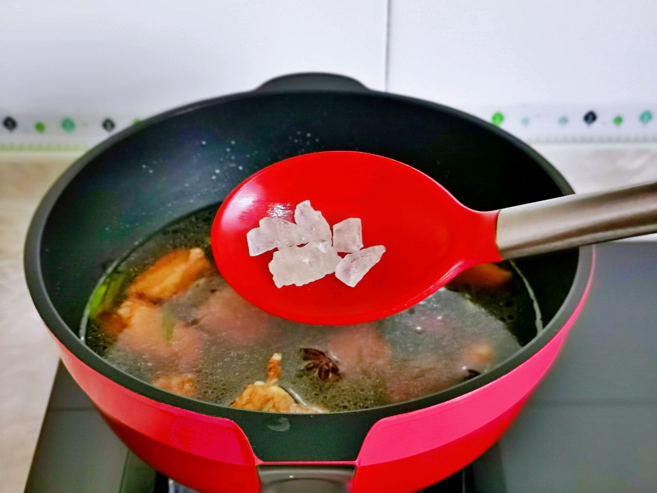 红烧板栗鹌鹑蛋焖排骨