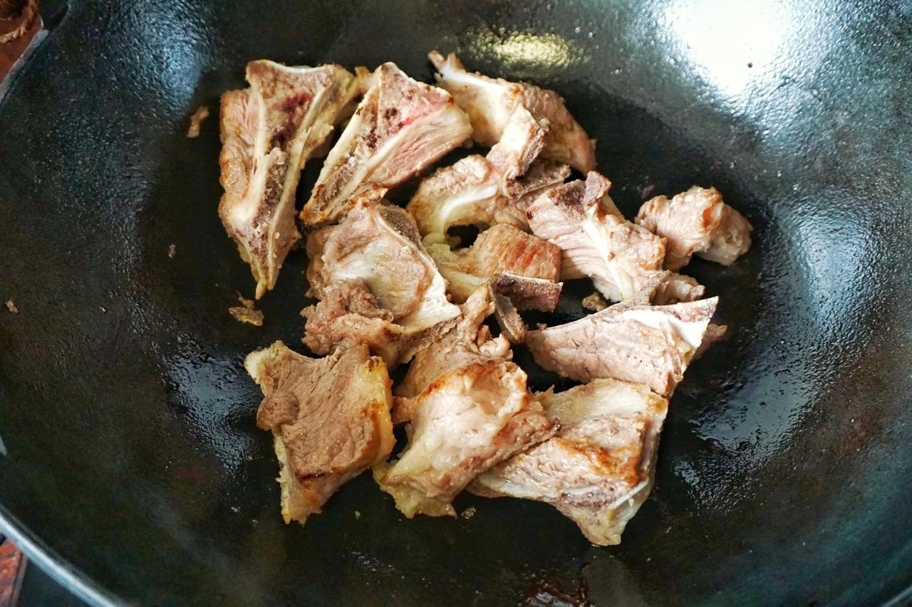 红烧鹅蛋酱骨头