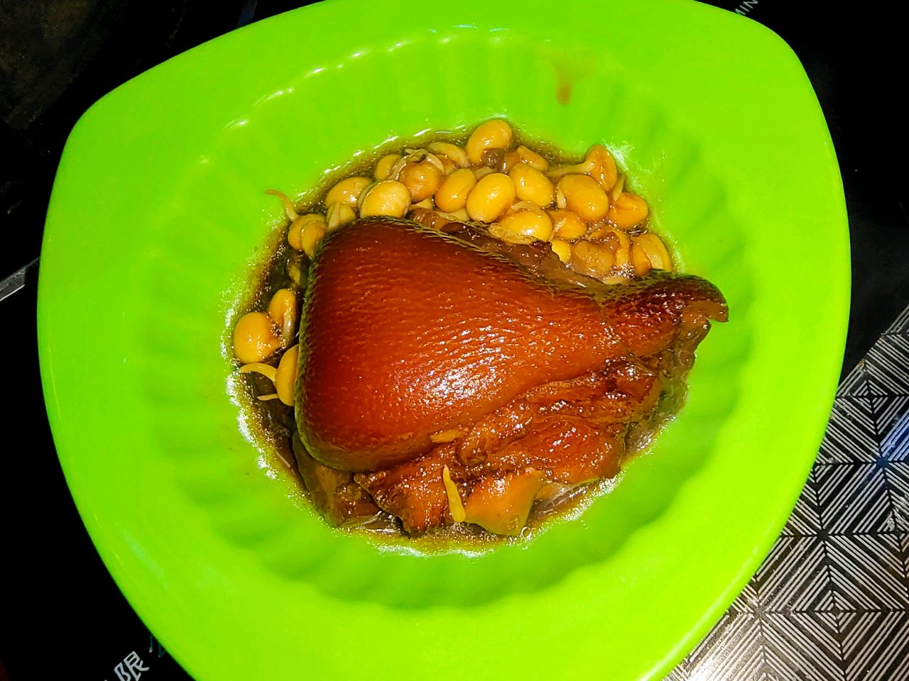 红烧黄豆猪蹄