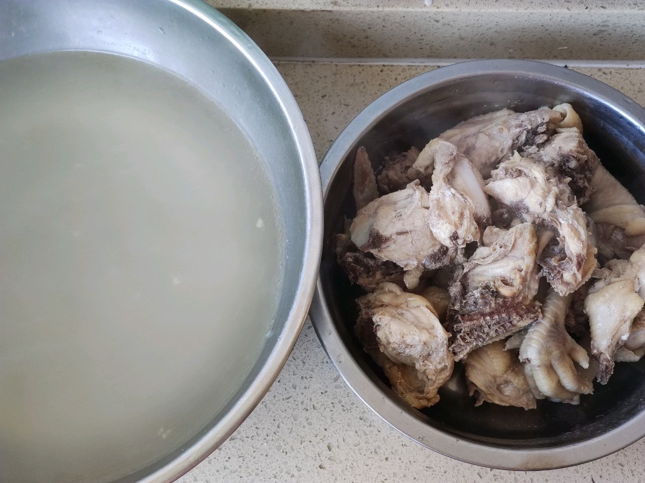 红烧鸡块，鲜嫩多汁，下饭必备！