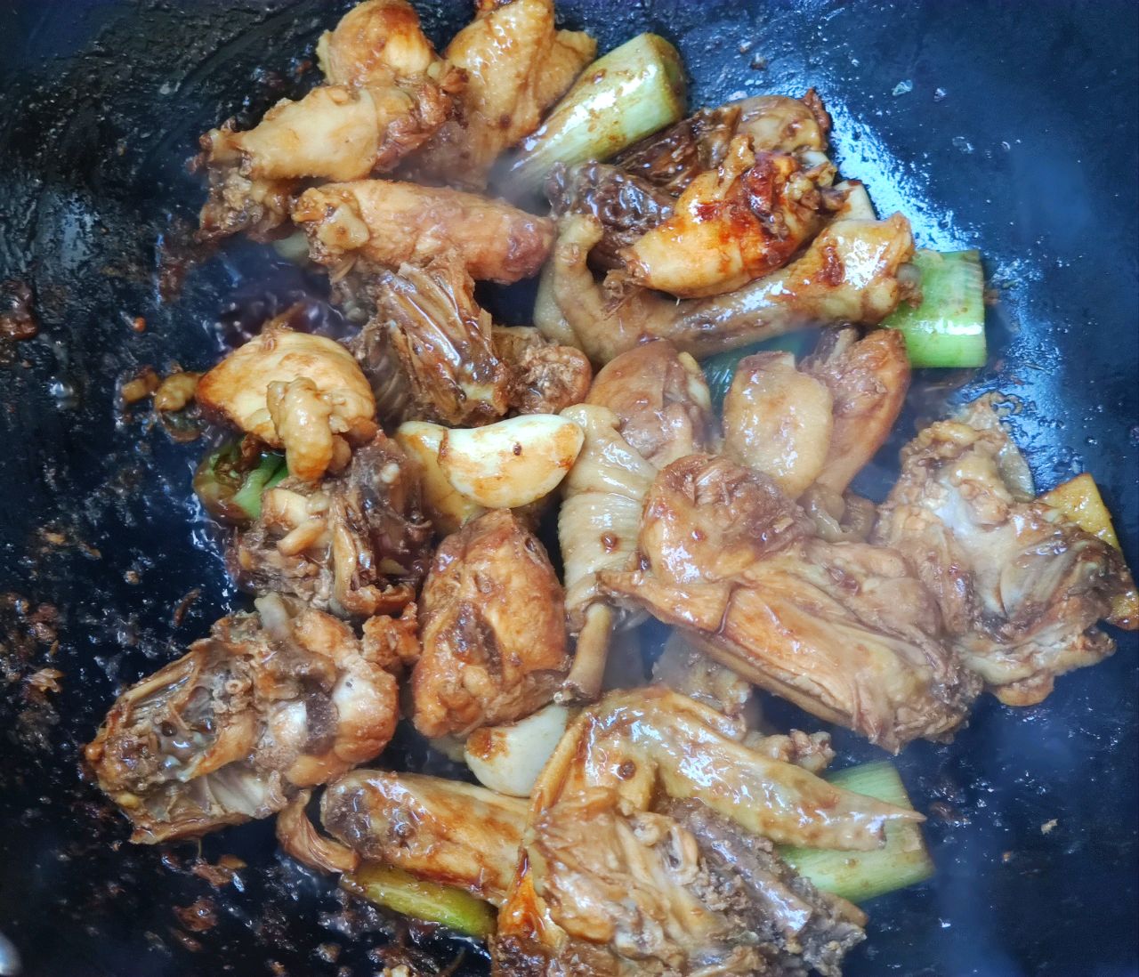 红烧鸡块，鲜嫩多汁，下饭必备！