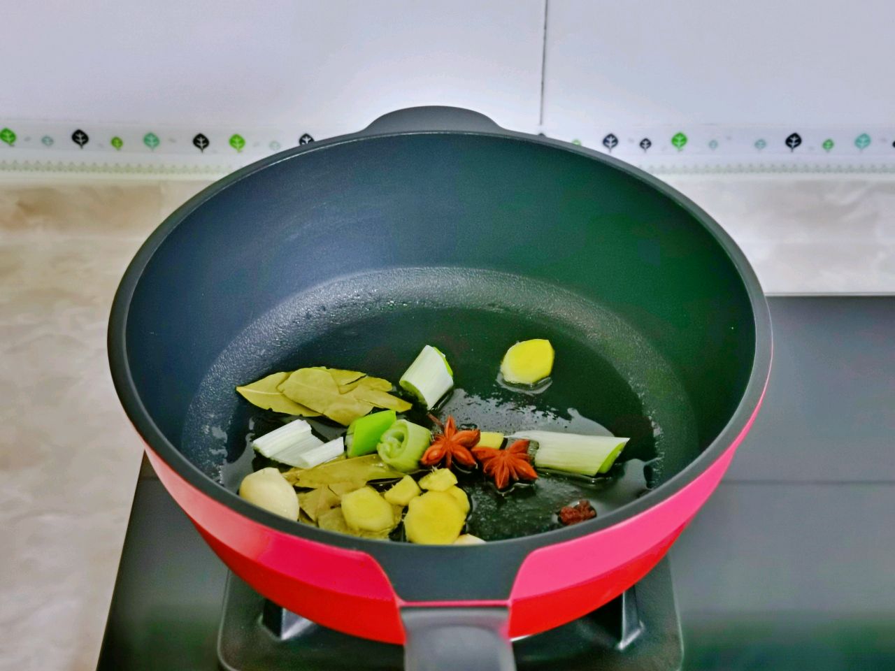 红烧麻辣鸭脖