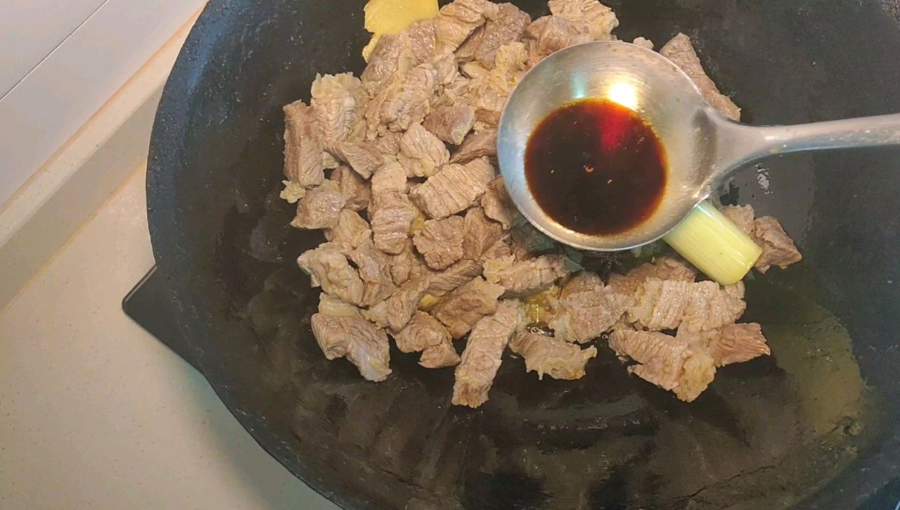 红烧牛肉炖萝卜