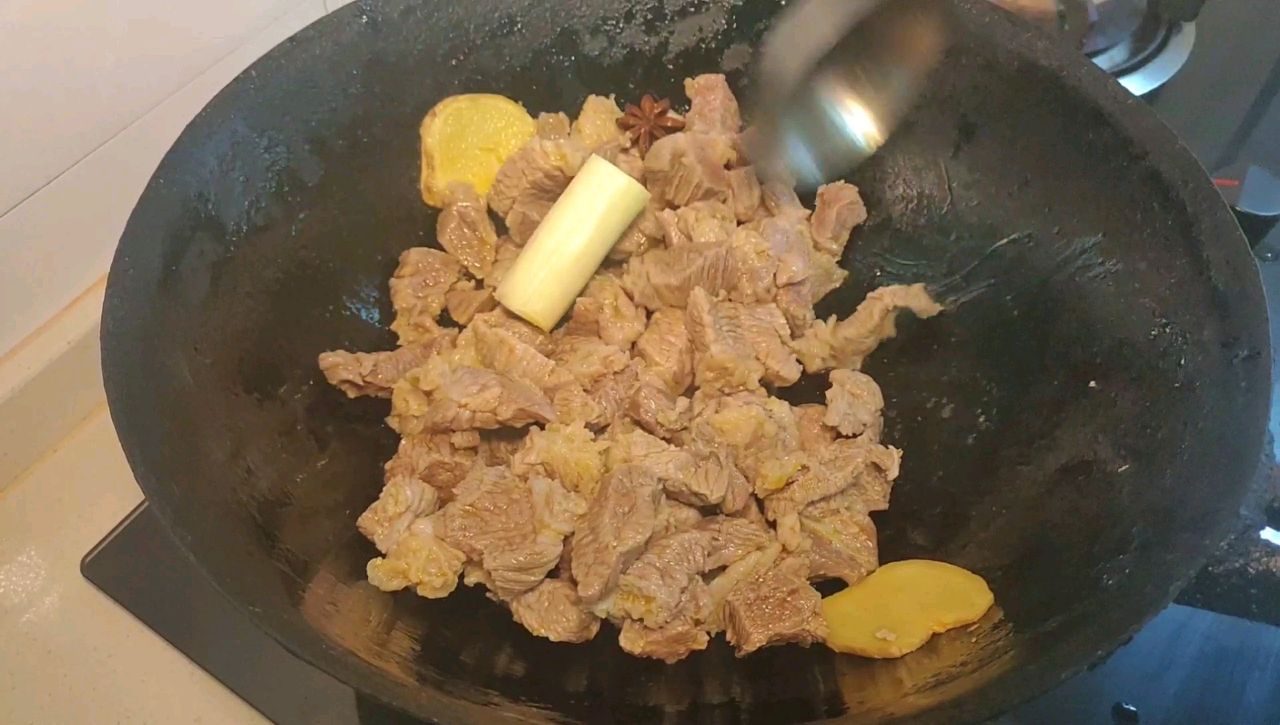 红烧牛肉炖萝卜