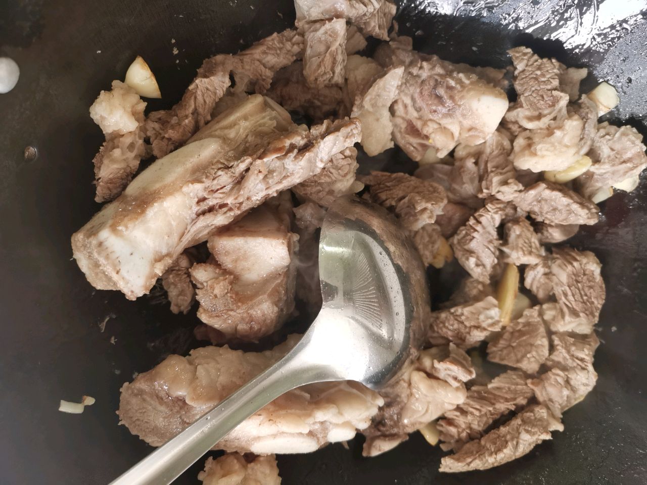 红烧牛肉牛尾＋牛肉面汤头