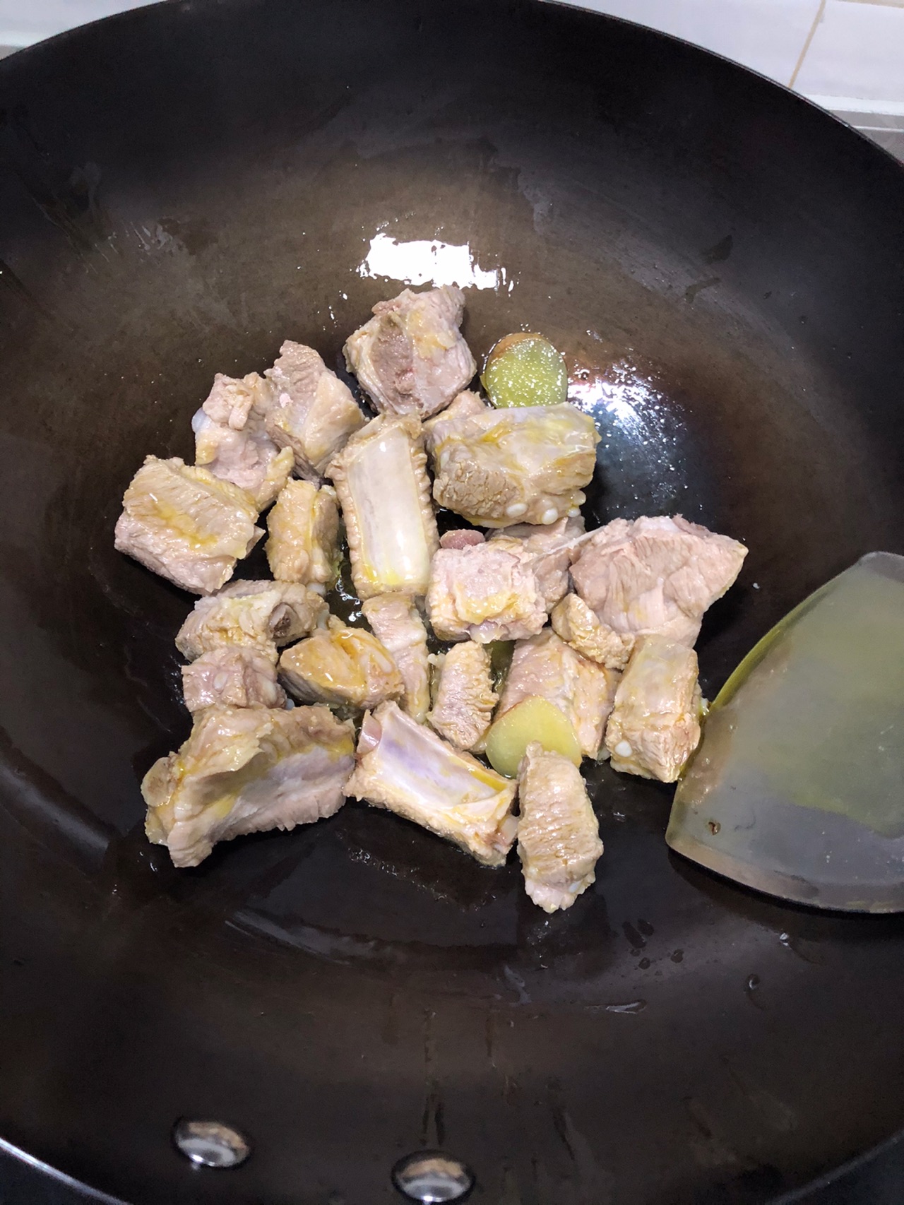 红烧排骨（不用炒糖色，配料简单）