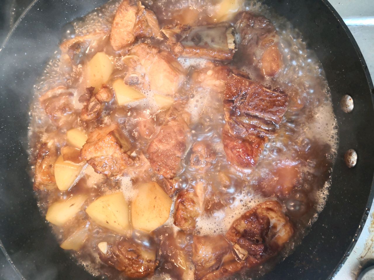 红烧排骨炖土豆