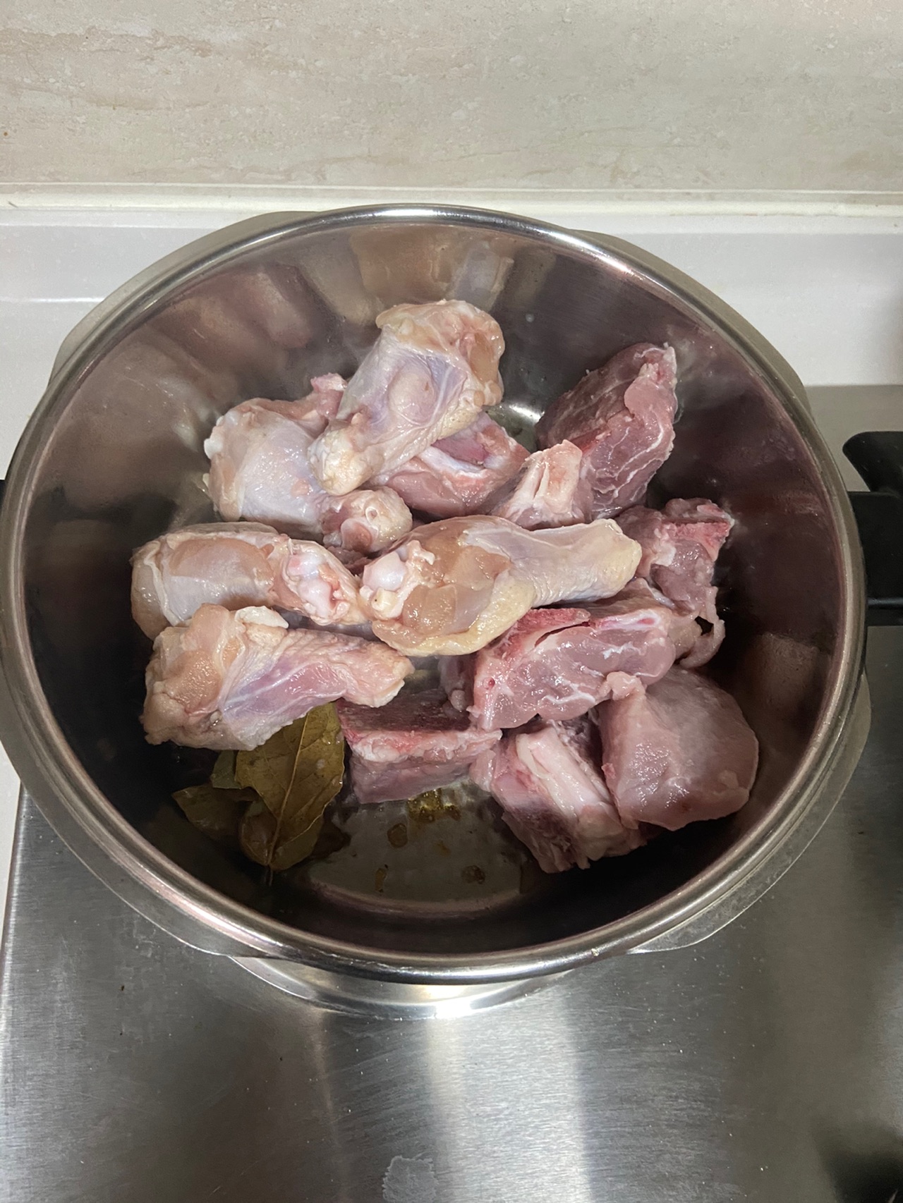 红烧排骨鸡翅根