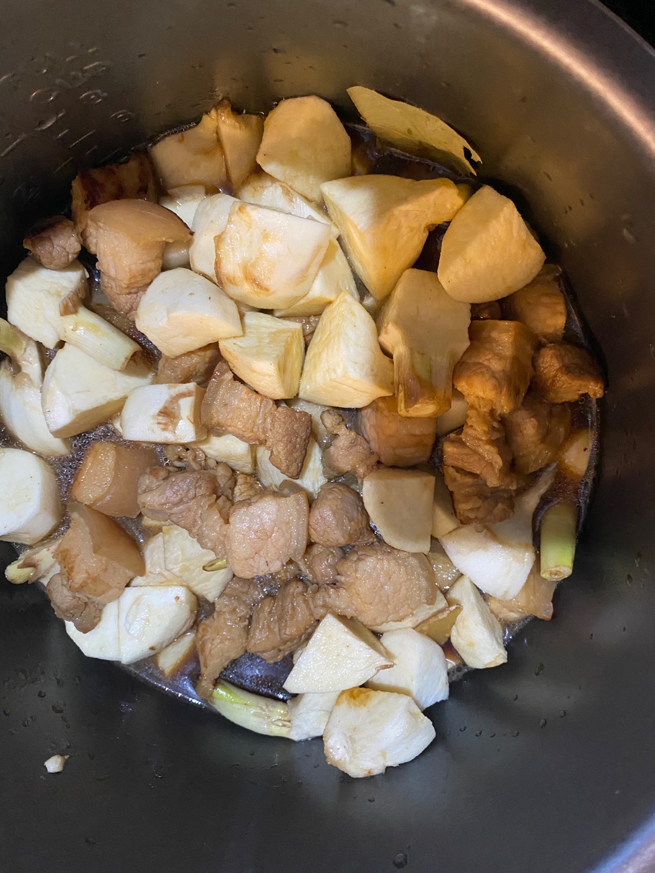 红烧肉炖慈菇