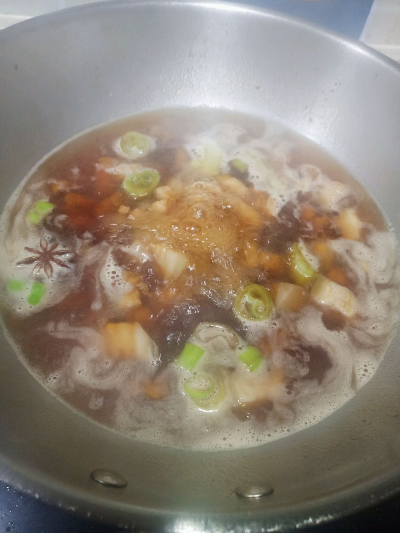 红烧肉炖土豆