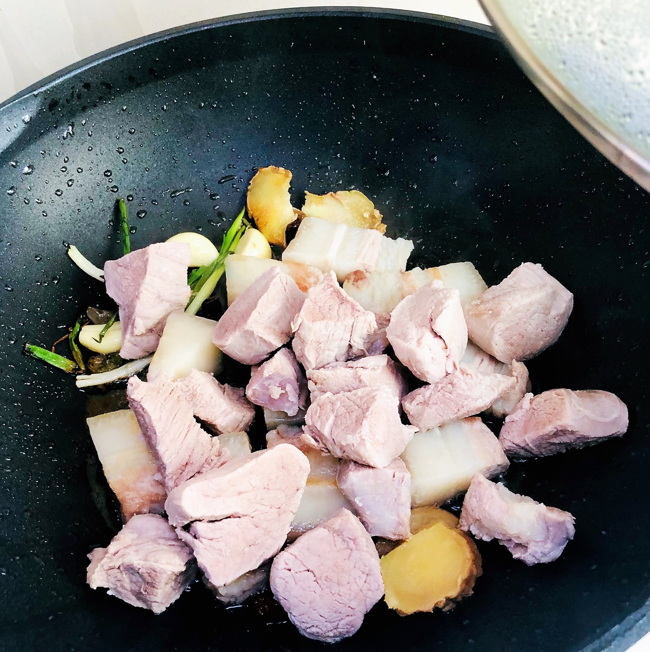 红烧肉和蛋