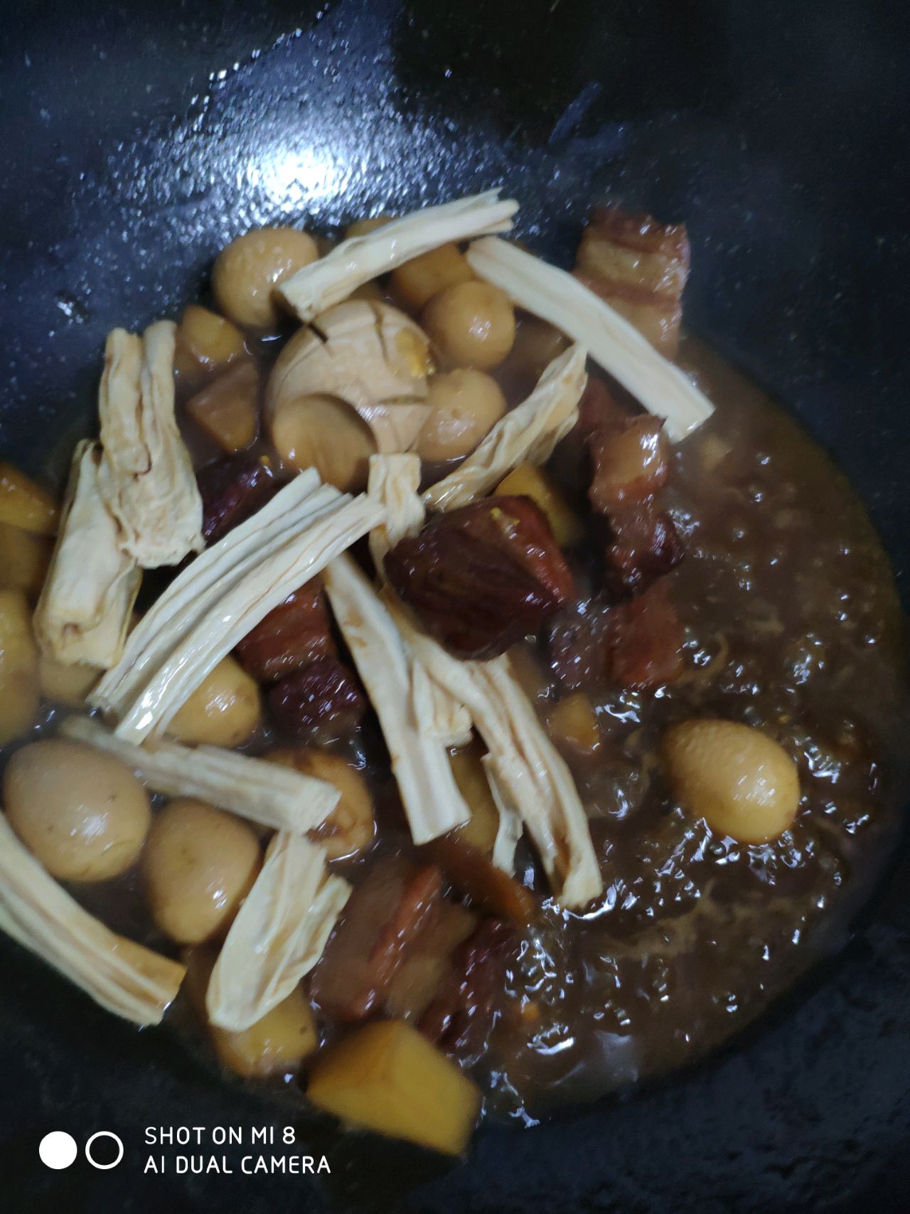 红烧肉焖蛋炖土豆