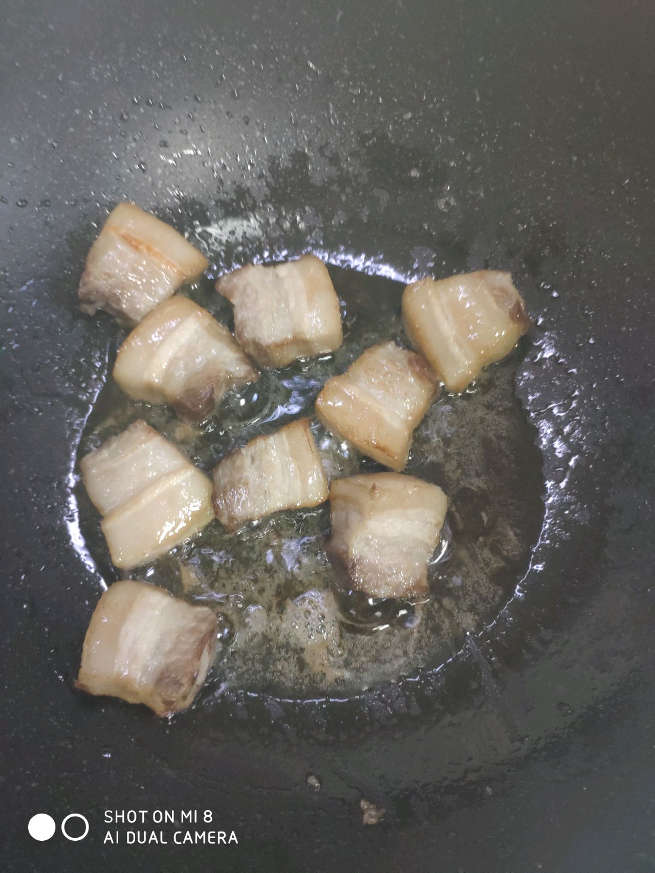 红烧肉焖蛋炖土豆