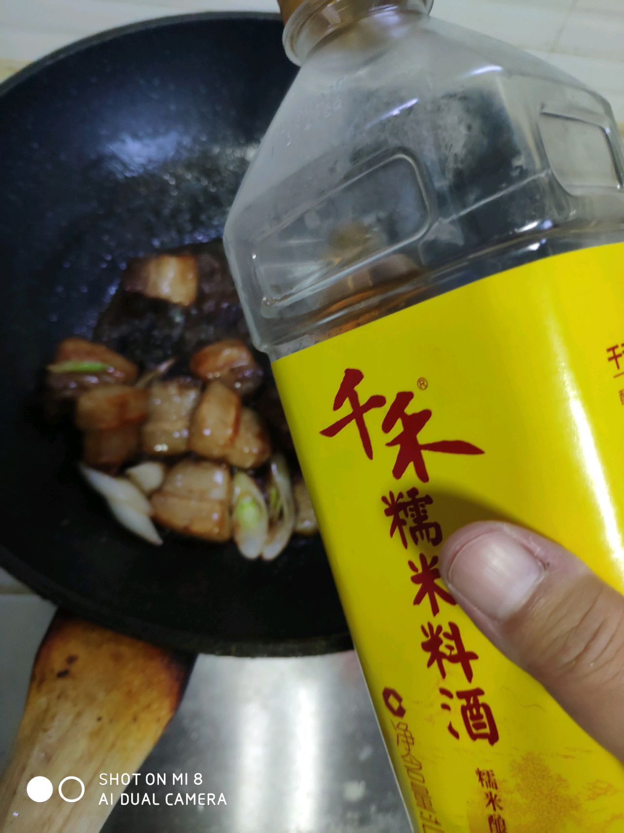 红烧肉焖蛋炖土豆