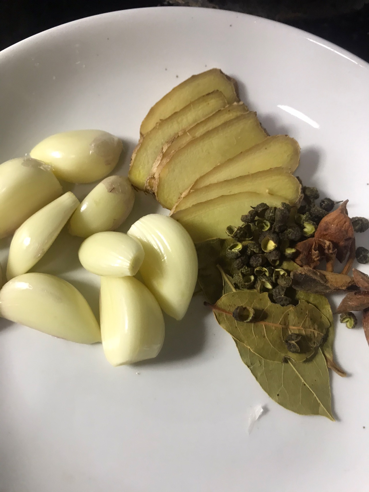 红烧肉烧毛豆