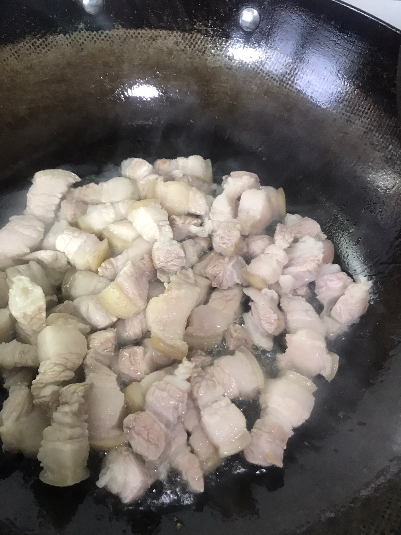 红烧肉烧毛豆