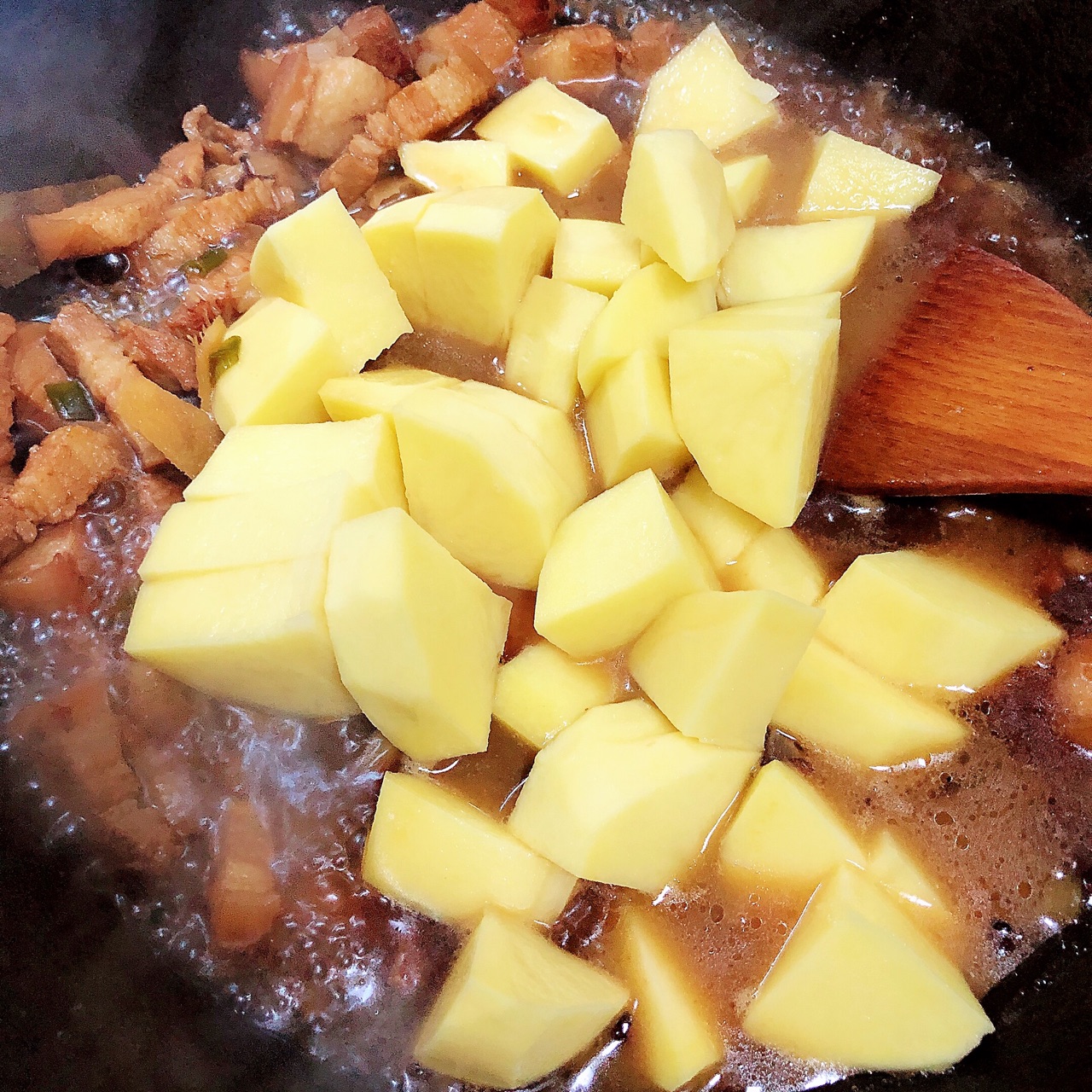 红烧肉土豆