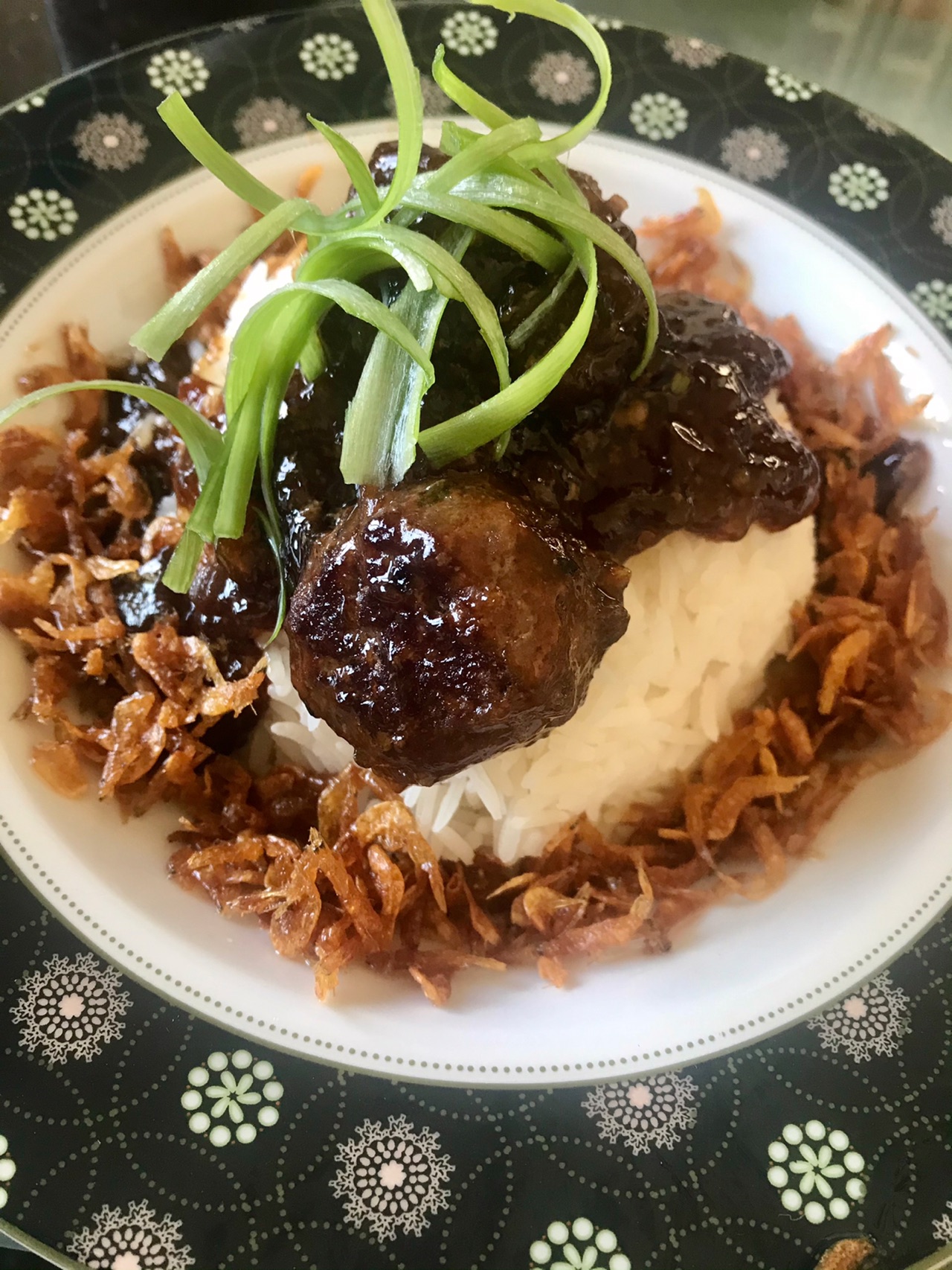 红烧肉丸子酱香十足软嫩下饭