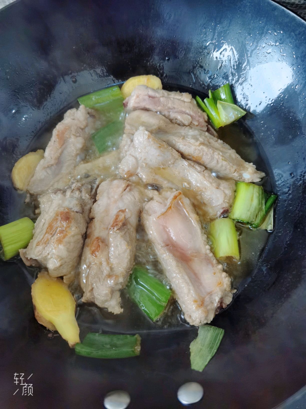 红烧双色萝卜炖豚骨