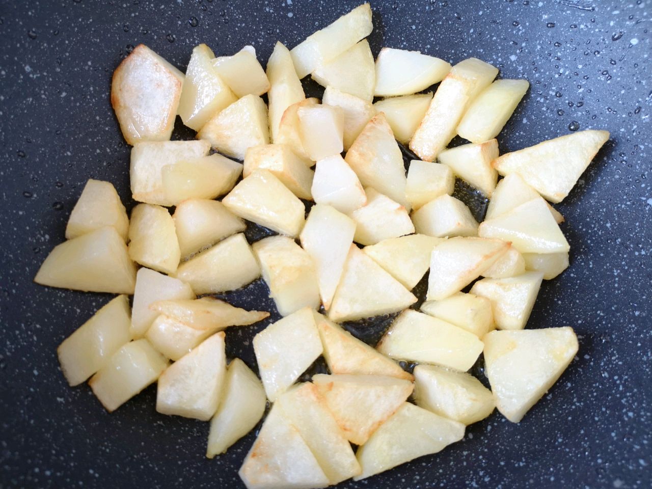 红烧土豆鹌鹑蛋
