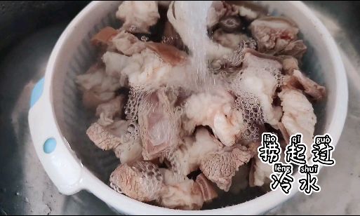 红烧羊腩煲