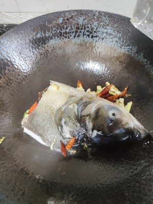 红烧鱼头