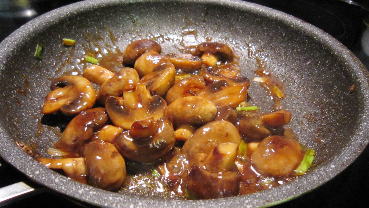 红烧汁蘑菇