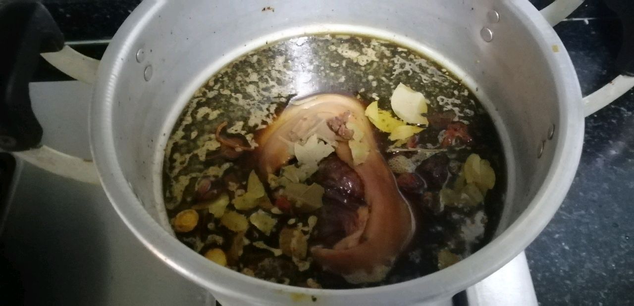 红烧肘子