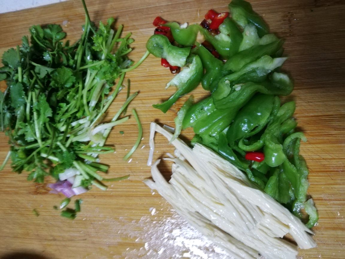 红薯粉皮炒鸡蛋