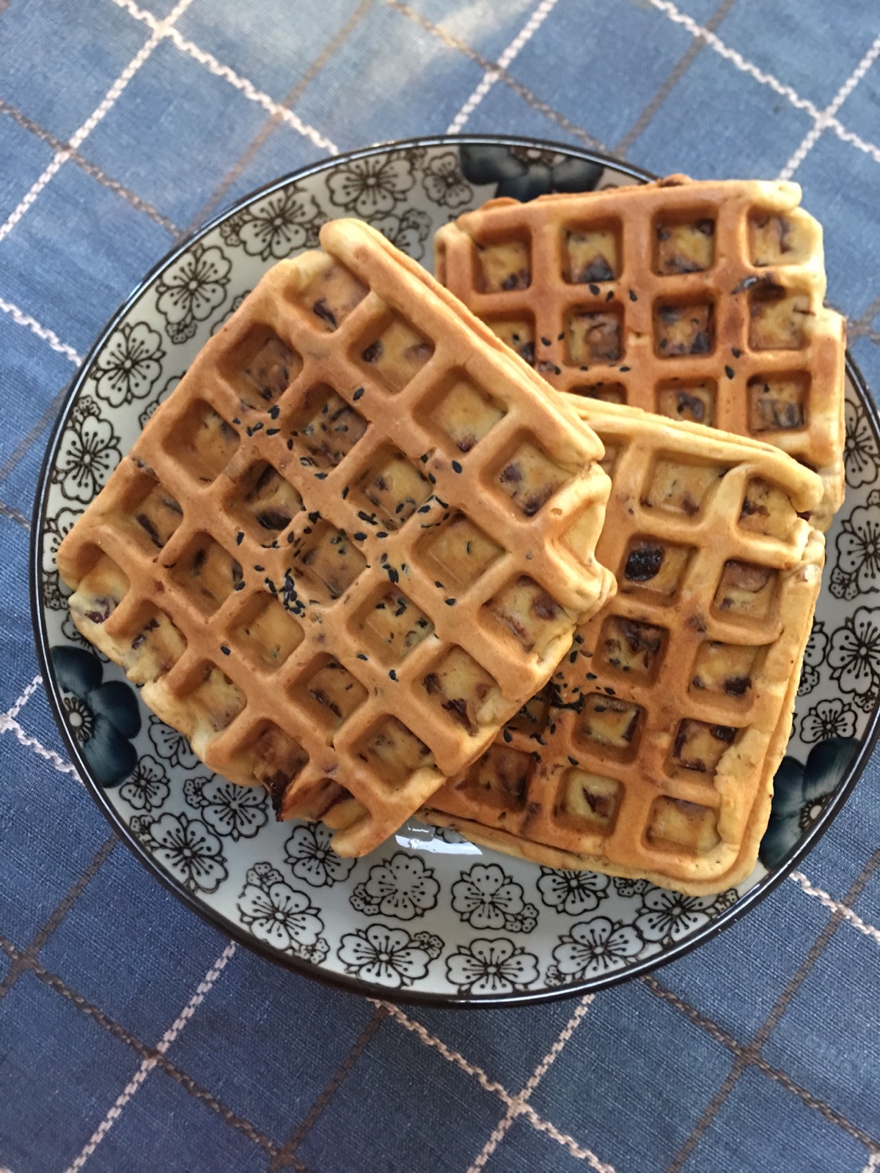 红糖红枣黑芝麻戚风华夫饼