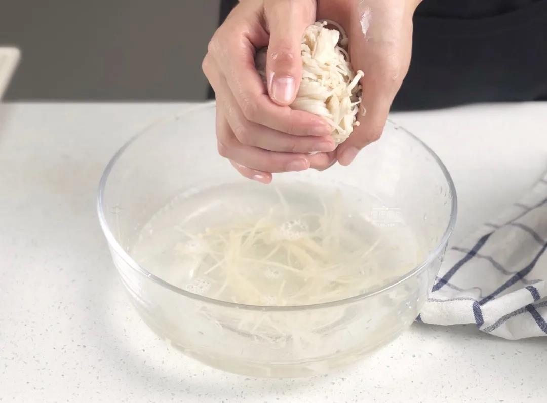 红油金针菇