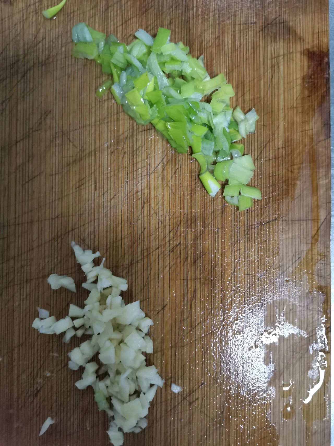 红油腊猪耳