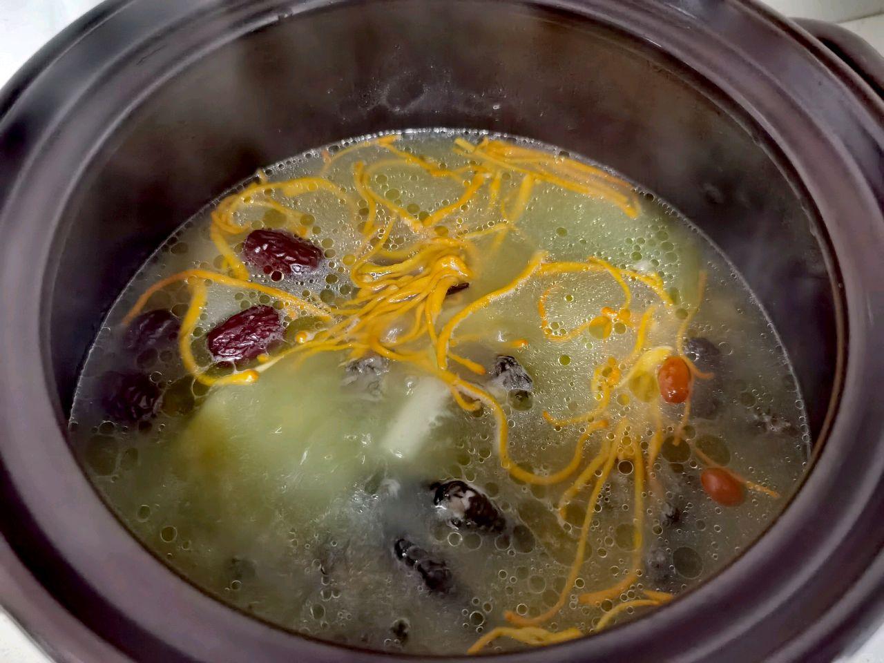 红枣虫草乌鸡汤