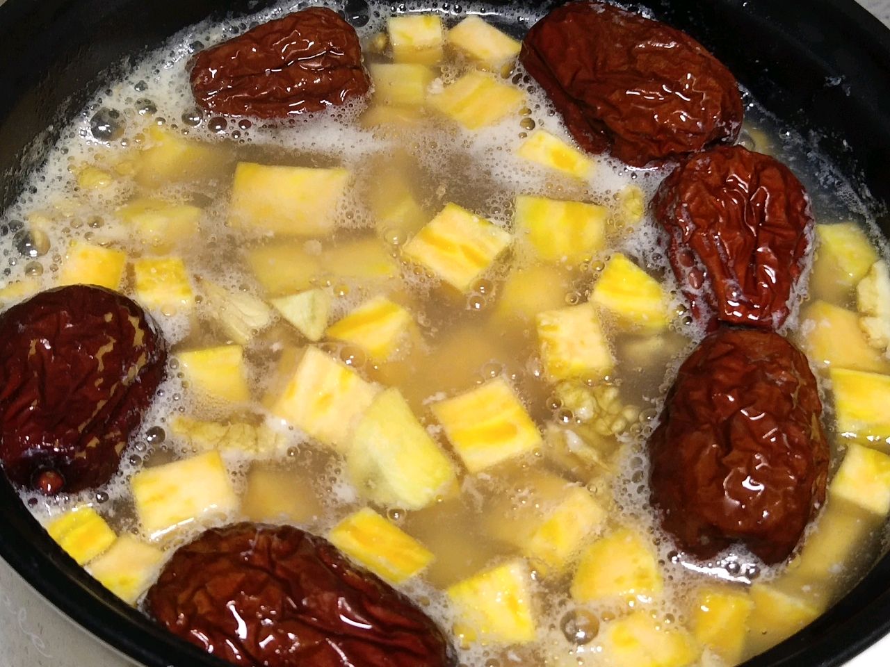 红枣核桃红薯粥