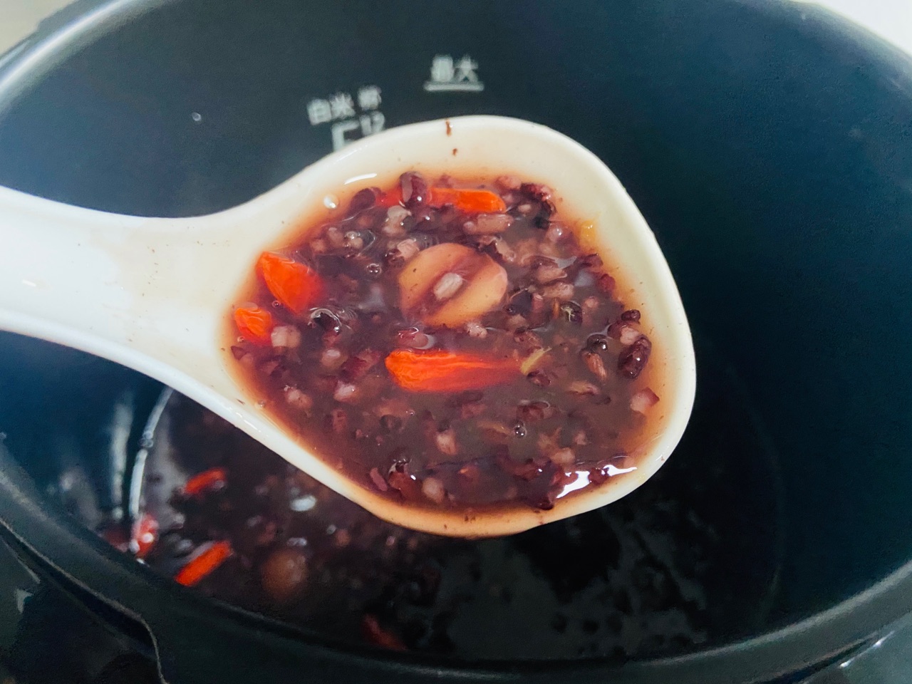 红枣黑米粥