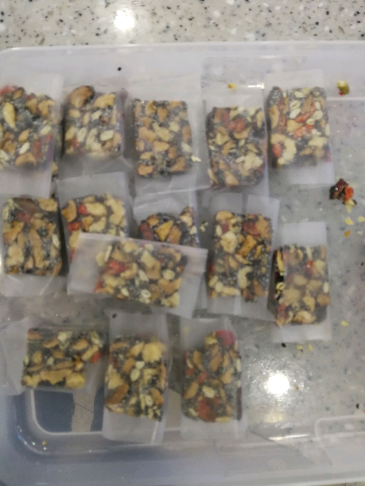 红枣黑芝麻核桃糕