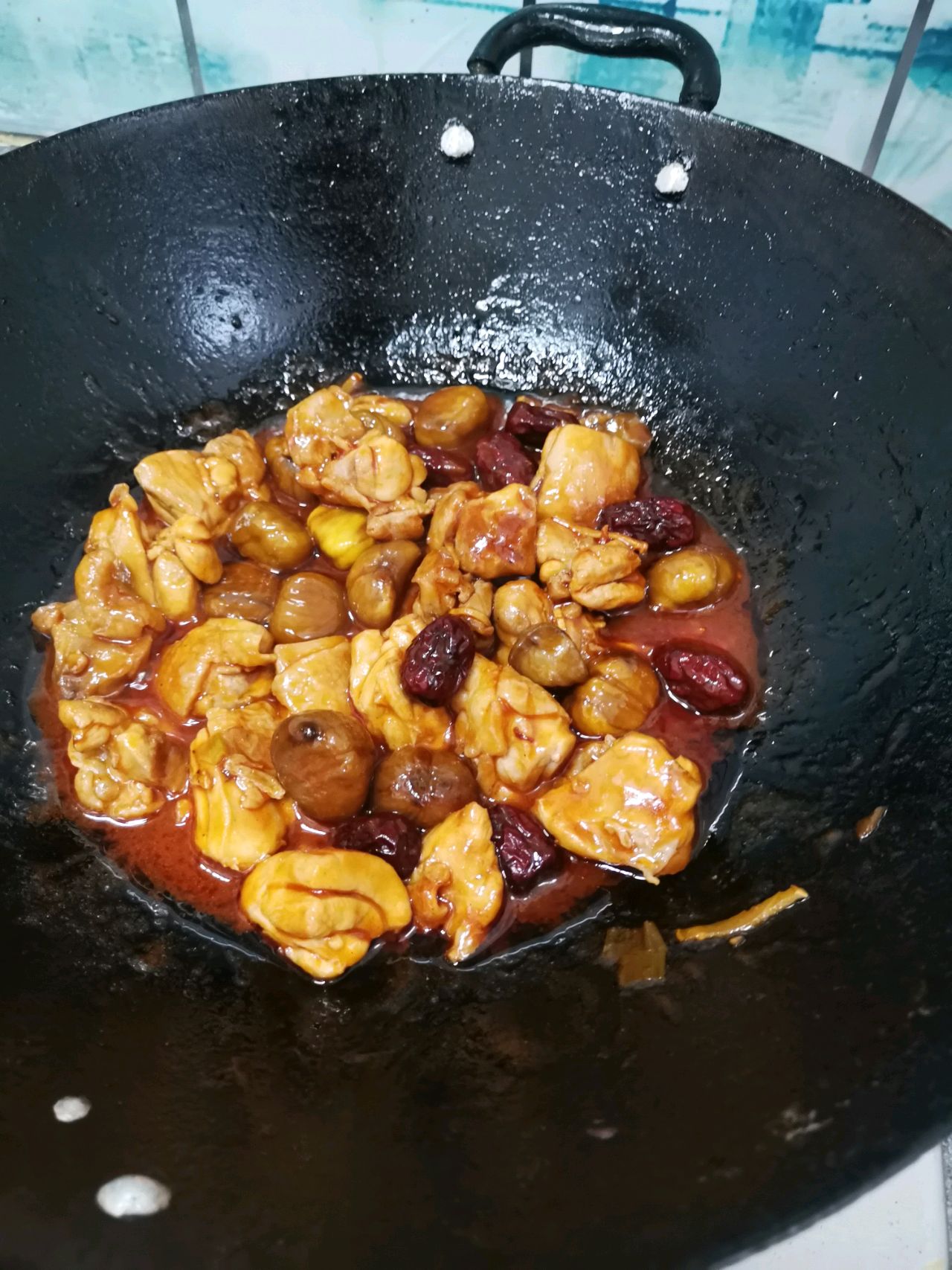 红枣栗子炆鸡