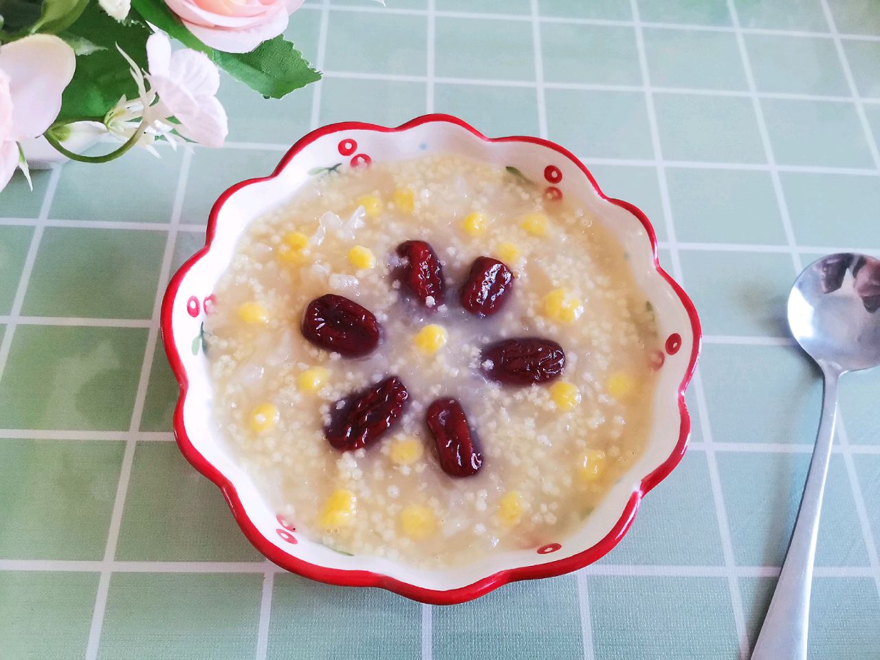 红枣银耳小米粥