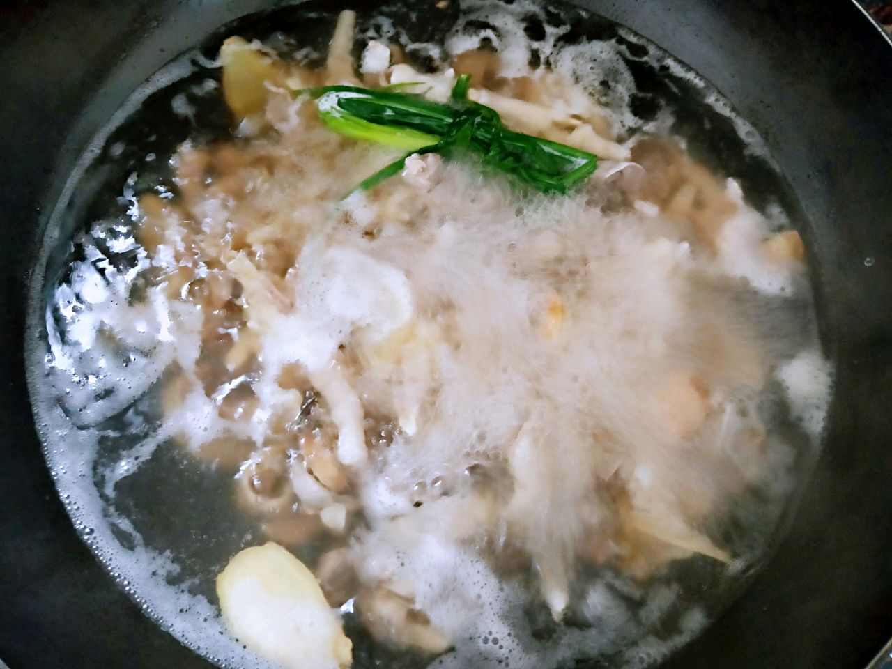 糊辣子鸡脚