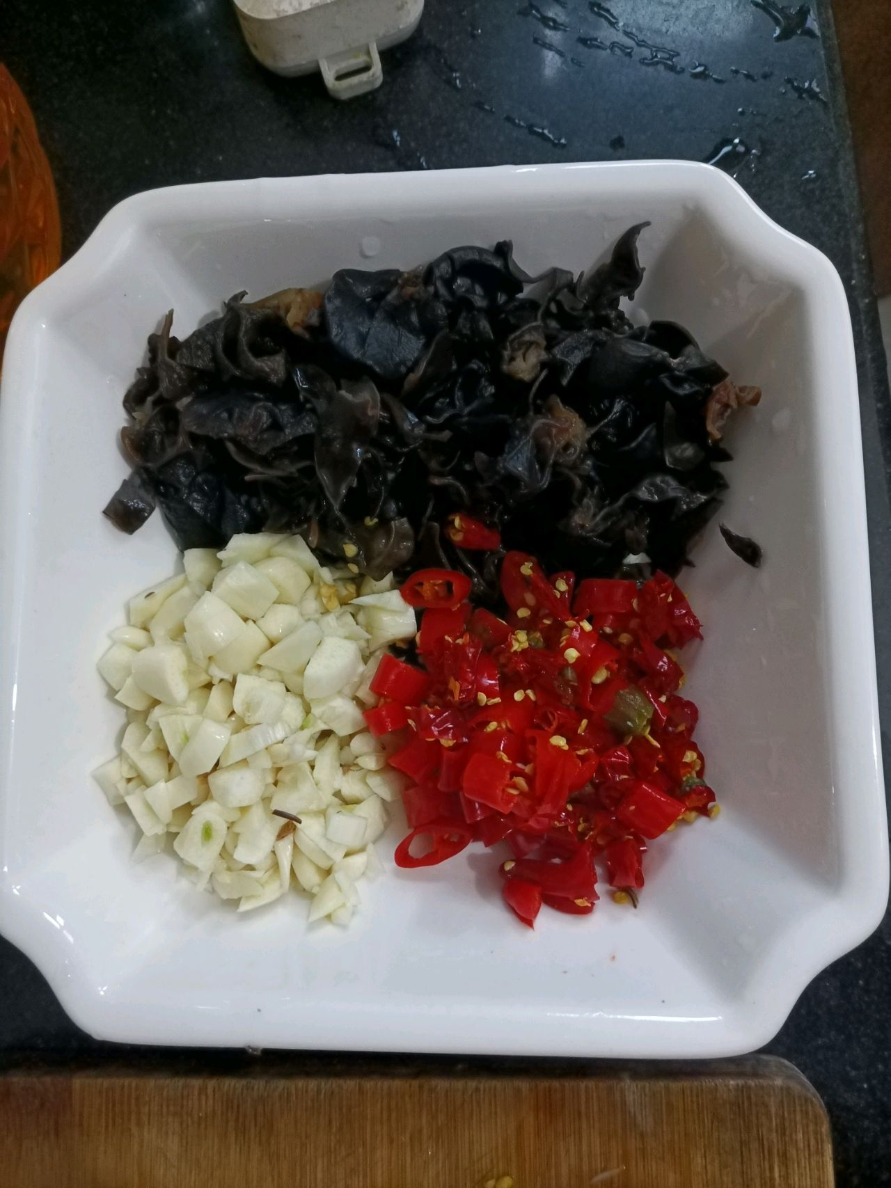 胡萝卜炒木耳