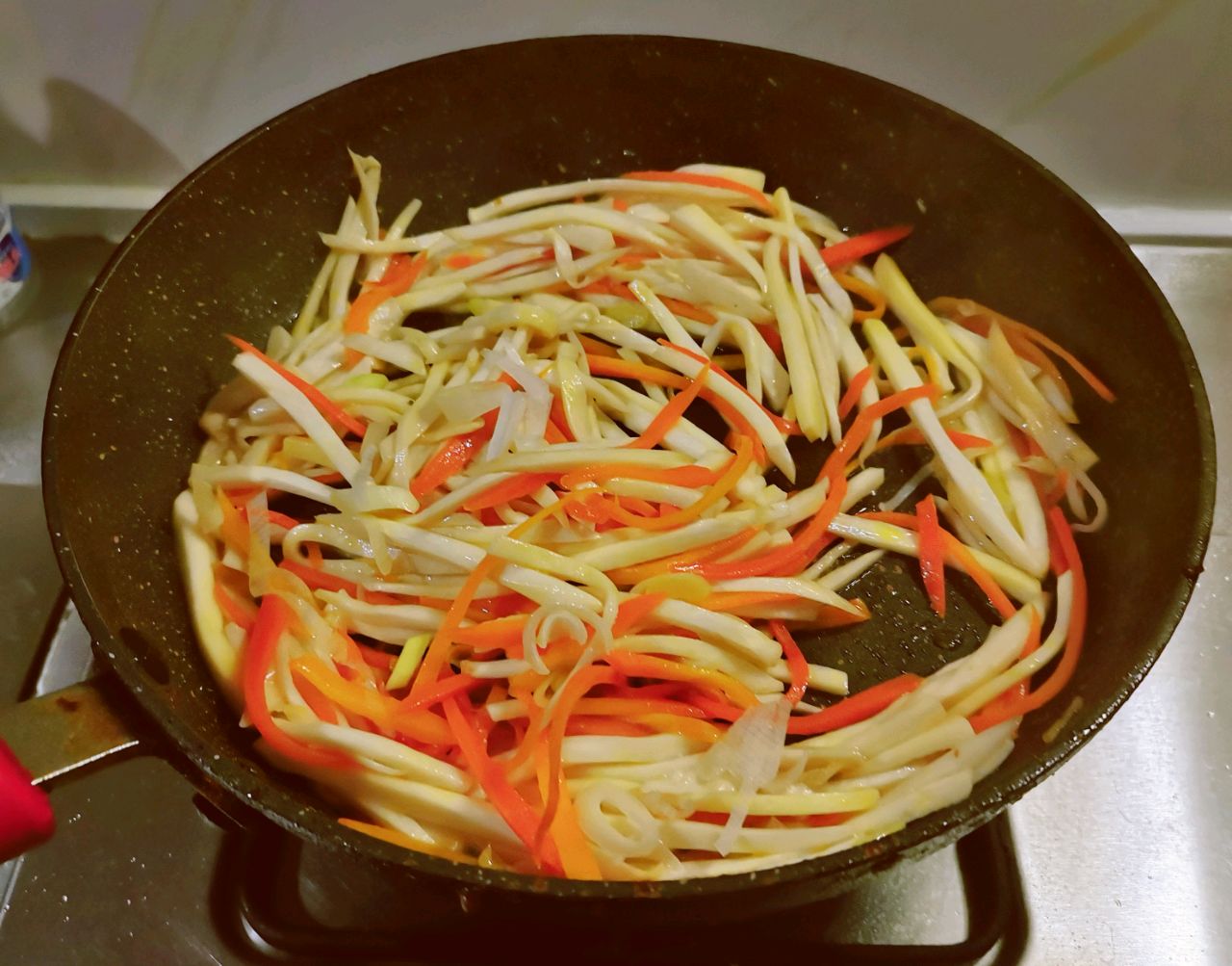 胡萝卜炒杏鲍菇