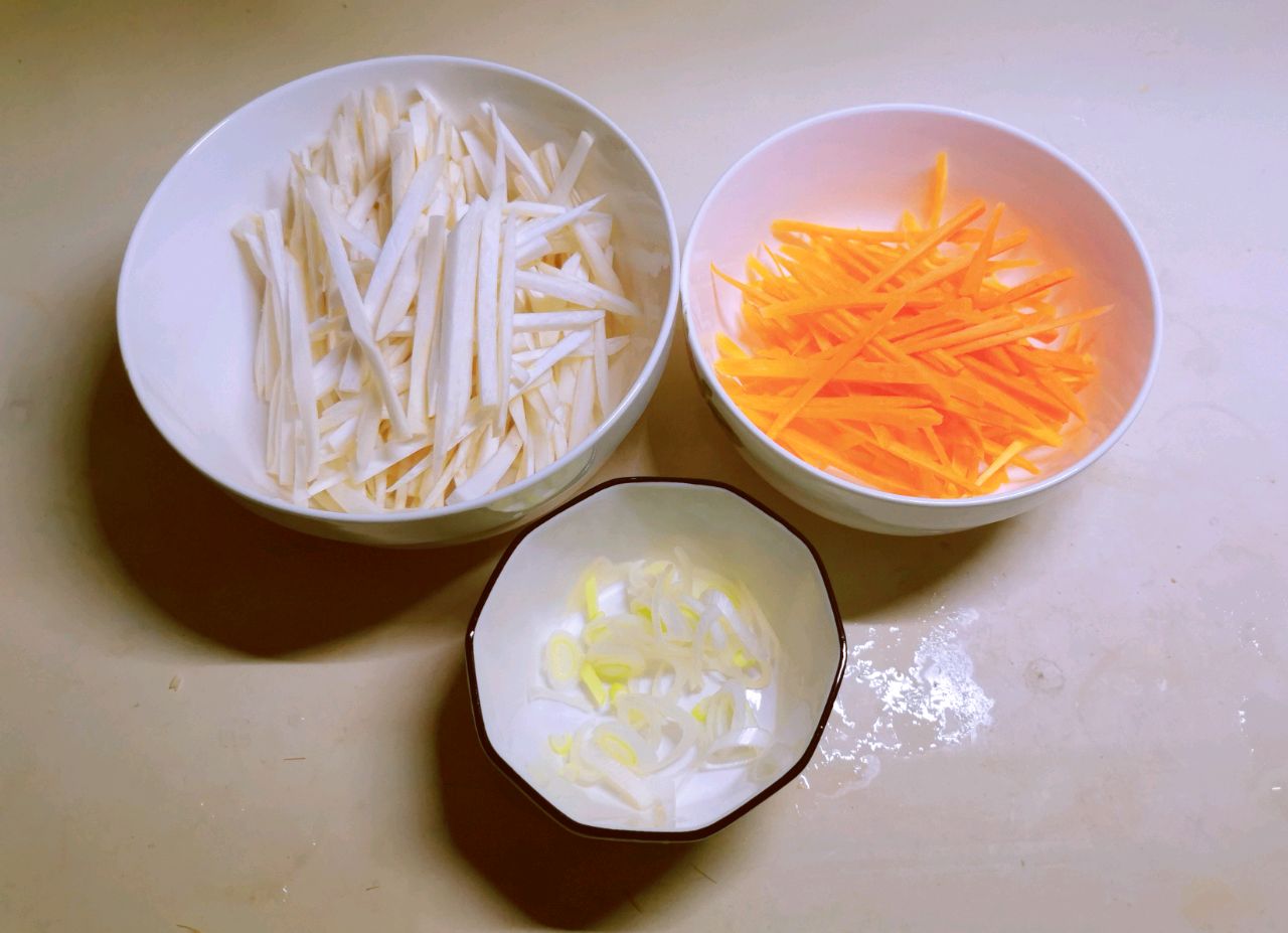 胡萝卜炒杏鲍菇