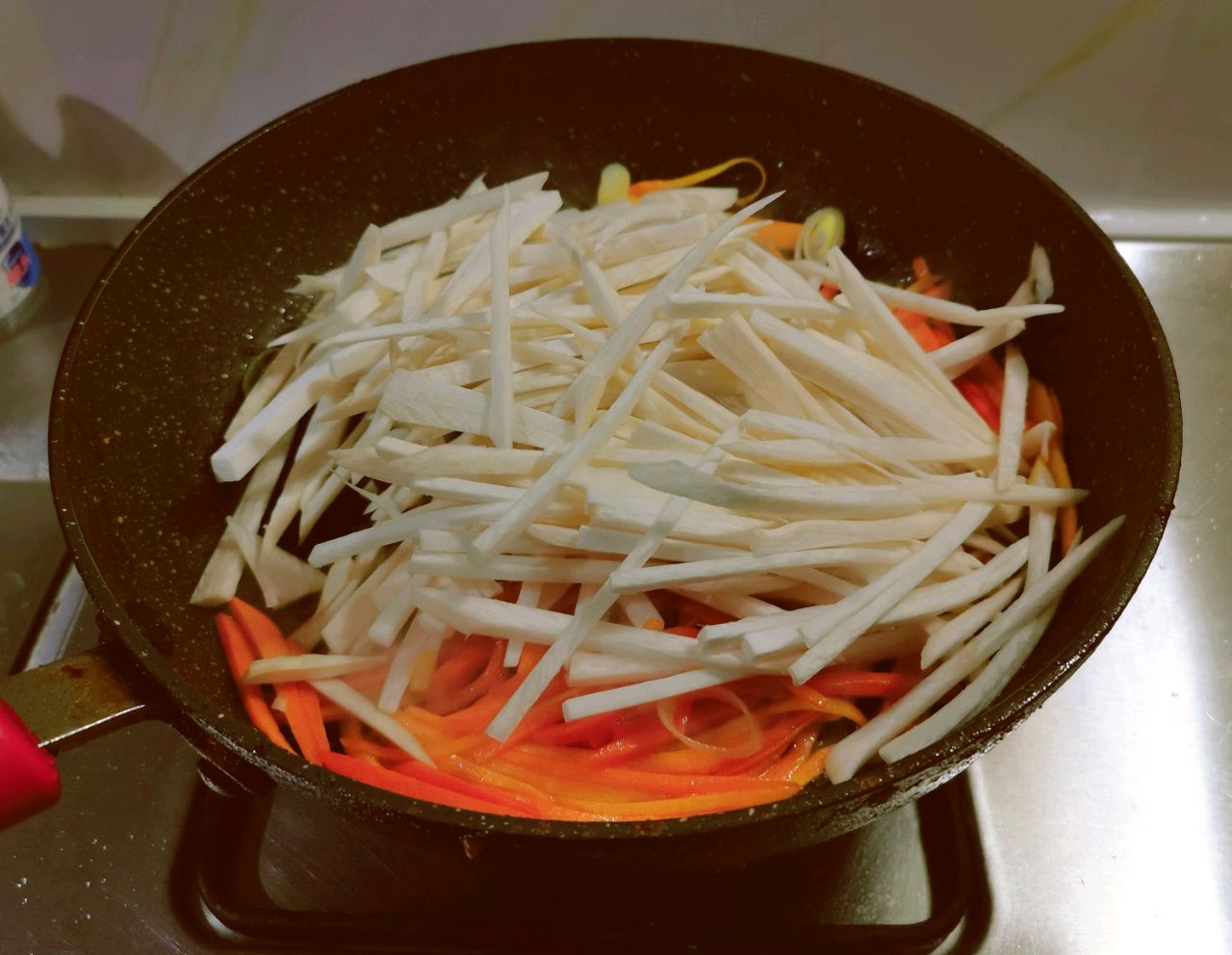 胡萝卜炒杏鲍菇
