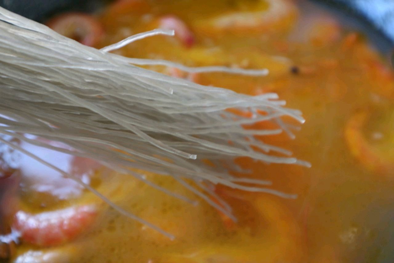 胡萝卜粉丝鲜虾饭