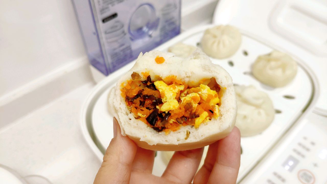 胡萝卜鸡蛋木耳包子